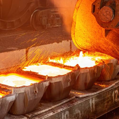 copper-ore-processing-pouring-hot-metal-factory-foundry (1)