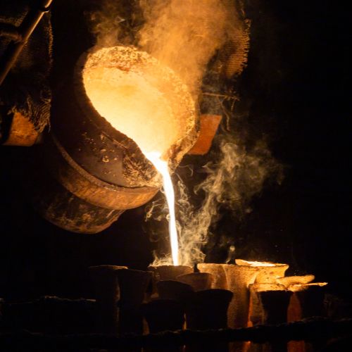 industrial-lost-wax-casting-process-pouring-filling-out-ceramic-shells-with-molten-steel (1)